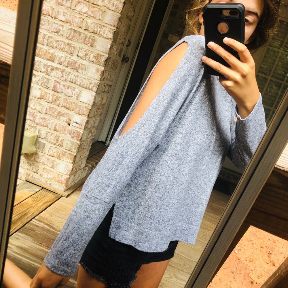 Cold Shoulder Top - Picture 2 of 4